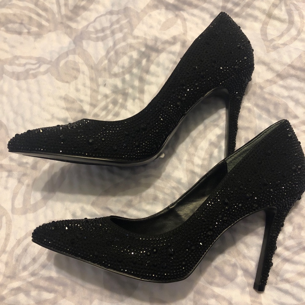 Charles David Black Beaded Pointed-Toe Pumps heels 👠